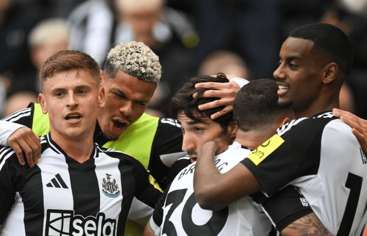 曼联耻辱一战：被灌4球彻底崩盘，阿莫林太差劲：4场不胜